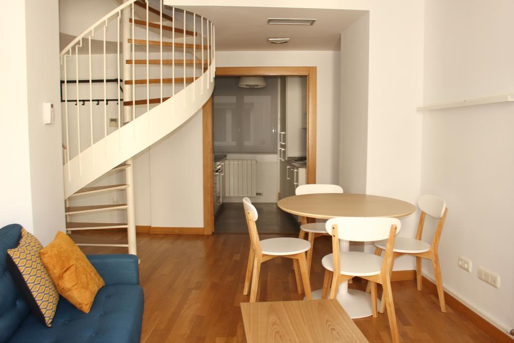 Aloha Apartamentos Pamplona Rum bild
